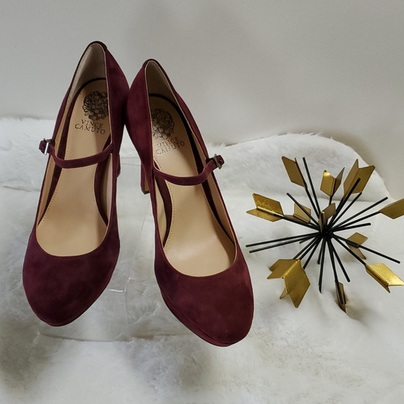 VINCE CAMUTO "JOSHLYNN" MARY-JANE PUMP - Picture 2 of 7